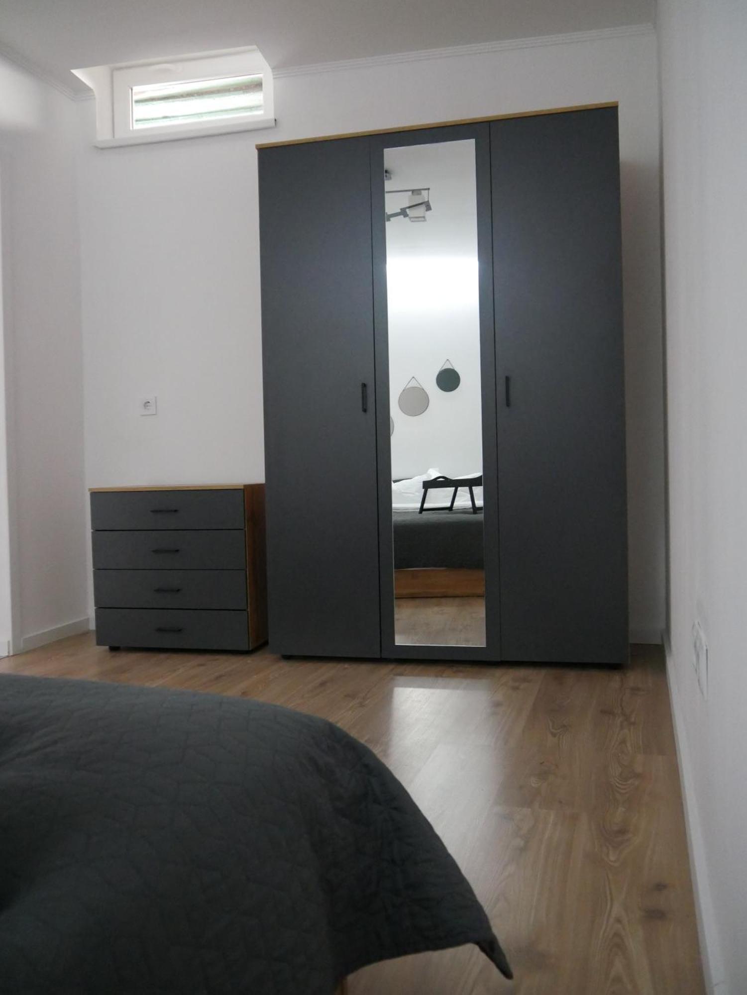 Free Garage In The Center-Delicia 4 Studio! Sibiu Luaran gambar