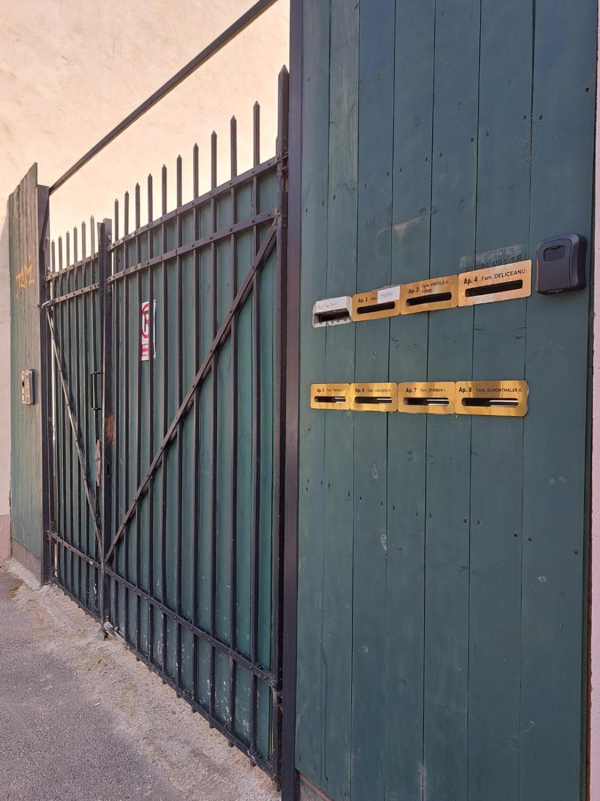 Free Garage In The Center-Delicia 4 Studio! Sibiu Luaran gambar
